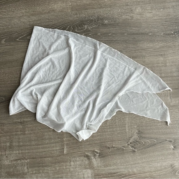 Veuve Clicquot White Bikini Bottoms and White Sarong - Picture 8 of 9